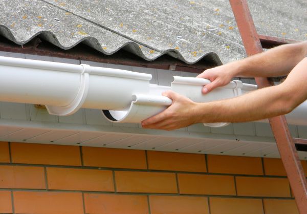 Gutter Hanging in Carrollton